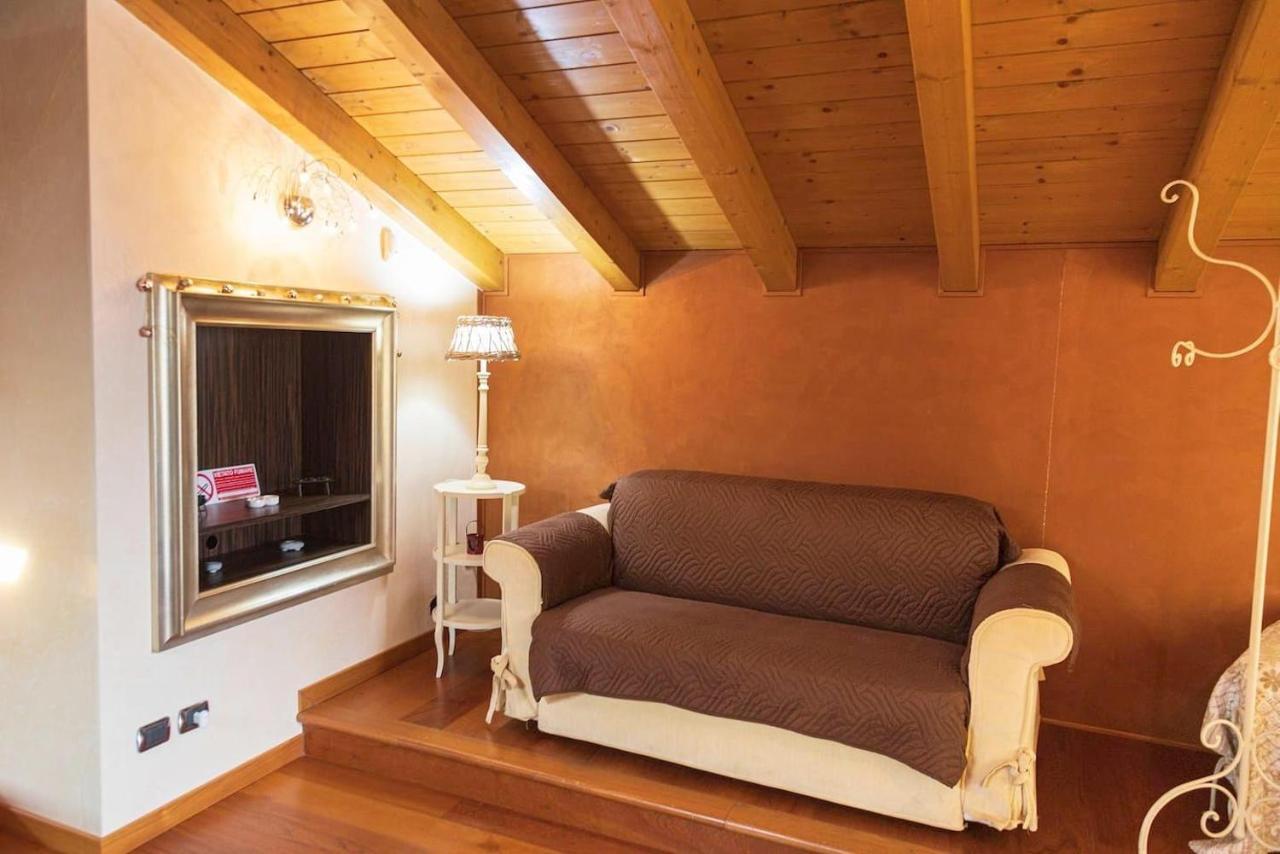 Il Sasso Bianco Bb Appartement Comerio Buitenkant foto